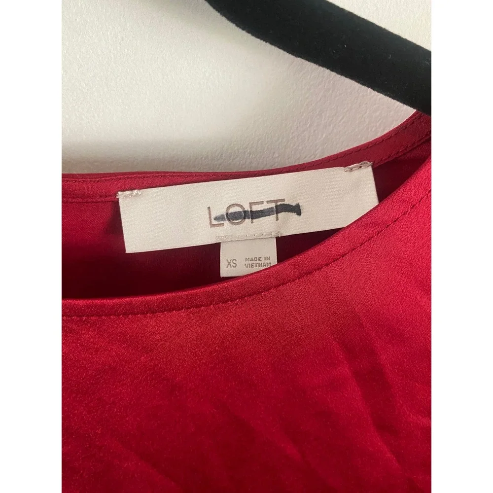 LOFT Womens Red Satin Puff Sleeve Blouse XS Long Sleeve Keyhole Back Top